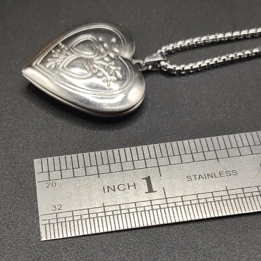 Elegant Silver Tone Vine Heart Locket Vtg Fashion Valentine's Birthday Gift NEW - Picture 3 of 5